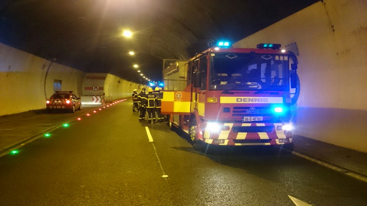 DubFireBrigade's tweet photo. 6 units currently dealing with a HGV incident in the Northbound bore of the Dublin Port Tunnel. #Dublin #traffic https://t.co/jUw40e16Z8