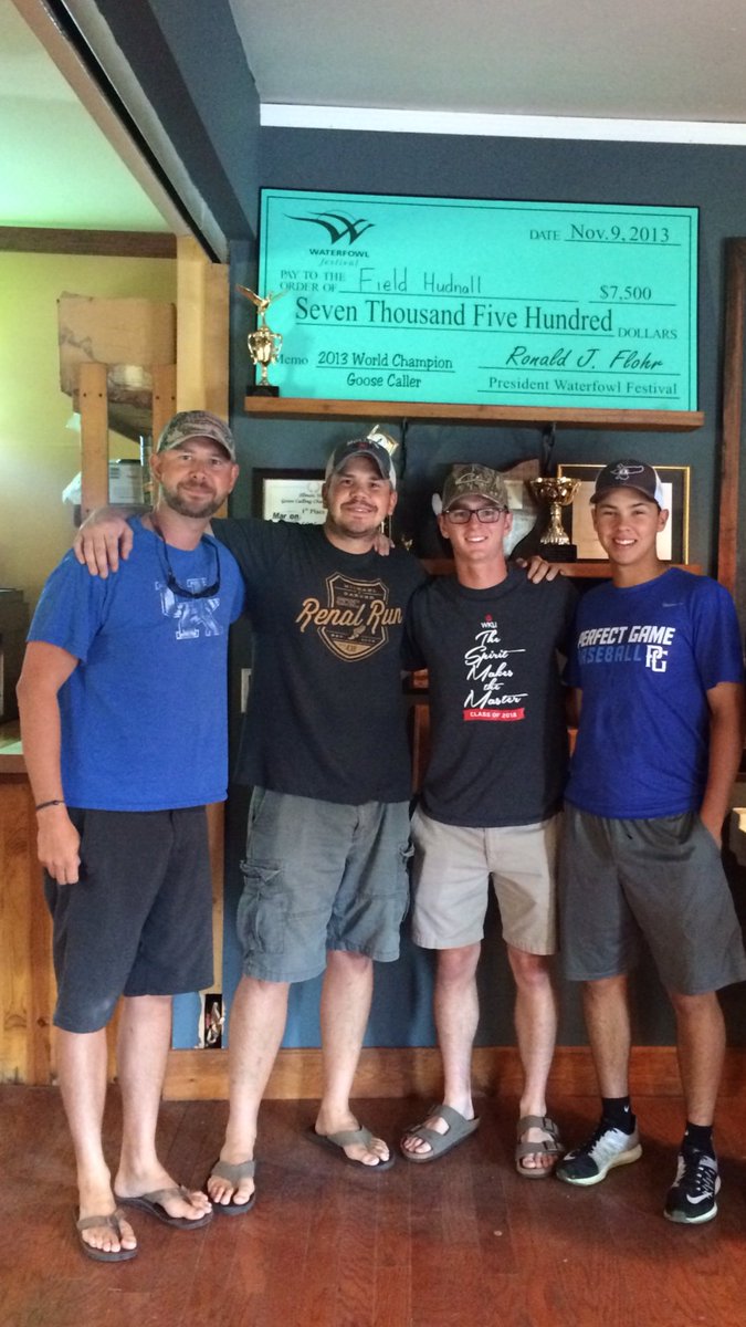 tdemberton_tom's tweet photo. Very nice of the guys @fpcalls to spend time with @thomasbennett02 &amp; @Thomas_E_32. Thanks @FieldHudnall for the call https://t.co/MjhoCuBTAw