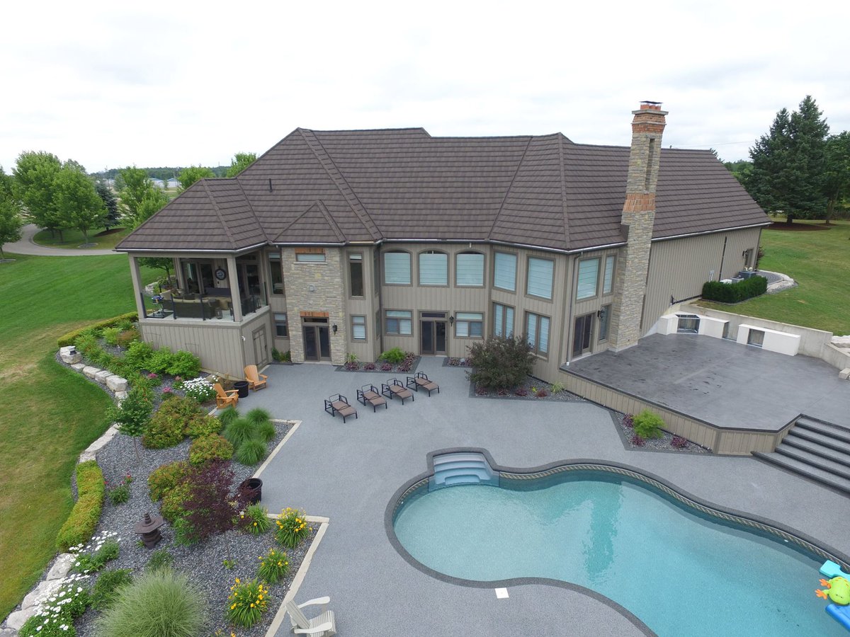 metroproducts's tweet photo. Metal roofs have come a long way... #MetroRoof #metalroofing #stonecoatedmetal https://t.co/rN2r02nluY