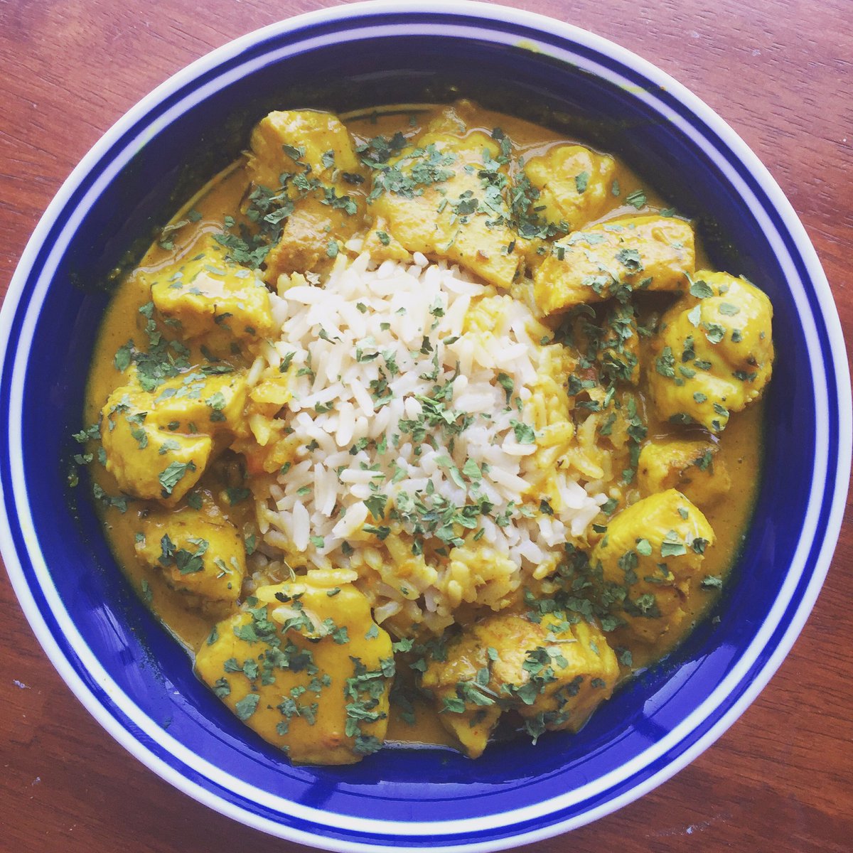 GQ_Blu's tweet photo. Mango-Coconut Curry Chicken over Brown Rice garnished w/ cilantro. #foodporn #homemade #letmefeedyouboo #iCook https://t.co/ogVtFA6jjB
