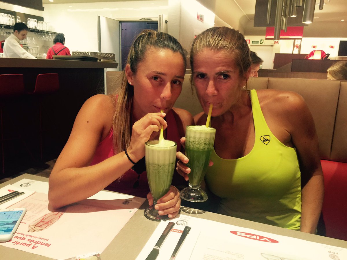 Oggi siamo stati con la bella <a href="/mickymoroni/">Micaela Moroni</a> en <a href="/LaMasoSports/">La Maso Sports Club</a> 😘

Per recuperare le forze <a href="/VIPS/">VIPS</a> 🍏🍐🍃
<a href="/viborapadel/">VIBORAPADEL</a>