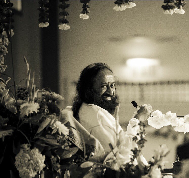 Bhanujgd's tweet photo. The day u find ur Master,ur heart blossoms,knots open up&amp;tears of joy wells up!Oh what a blessing!#HappyGuruPurnima https://t.co/8okKjFUvl7