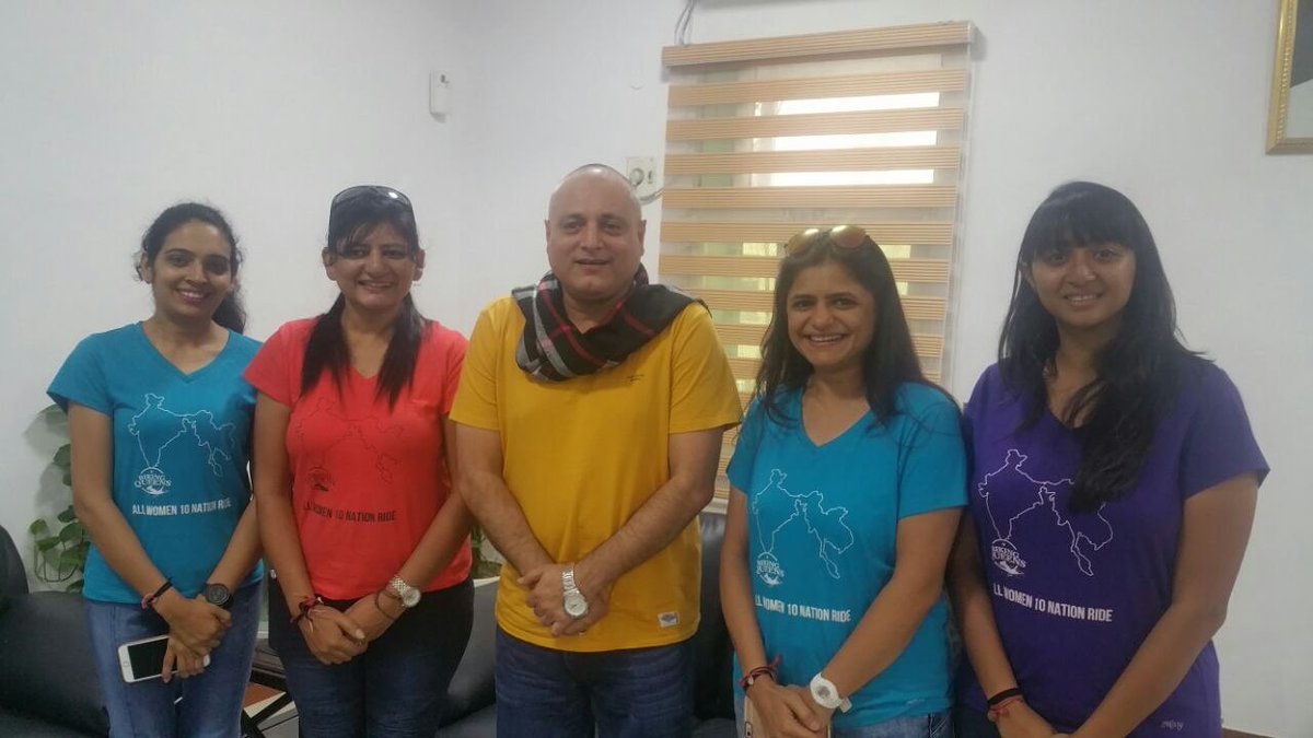 BikingSurat's tweet photo. Got the chance to meet the famous Indian Film and Television Actor Sh. Manoj Joshi Ji. #BetiBachaoBetiPadhao https://t.co/L5zMZ1lGyd