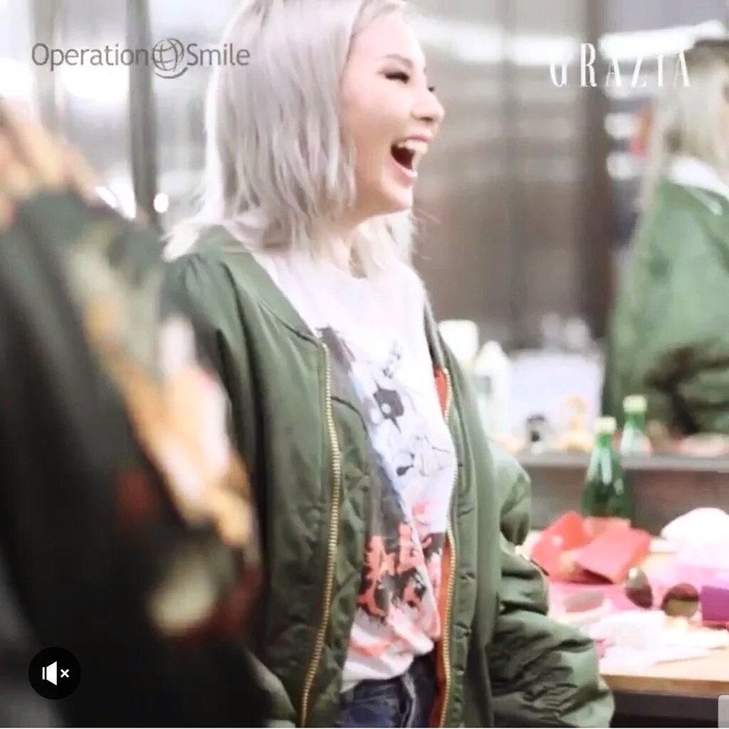 4evachaelin's tweet photo. She has a laugh that makes me smile involuntarily.. I love you, Lee Chaerin❤ https://t.co/X4bJKY6Nhj