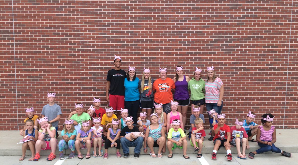 AHumphrey14's tweet photo. I am so proud to be able to share the #realpigfarming story! Thanks to @AMVCLLC and @IowaPorkFarmers! #WhoLovesBacon https://t.co/Lizbhcf4VW