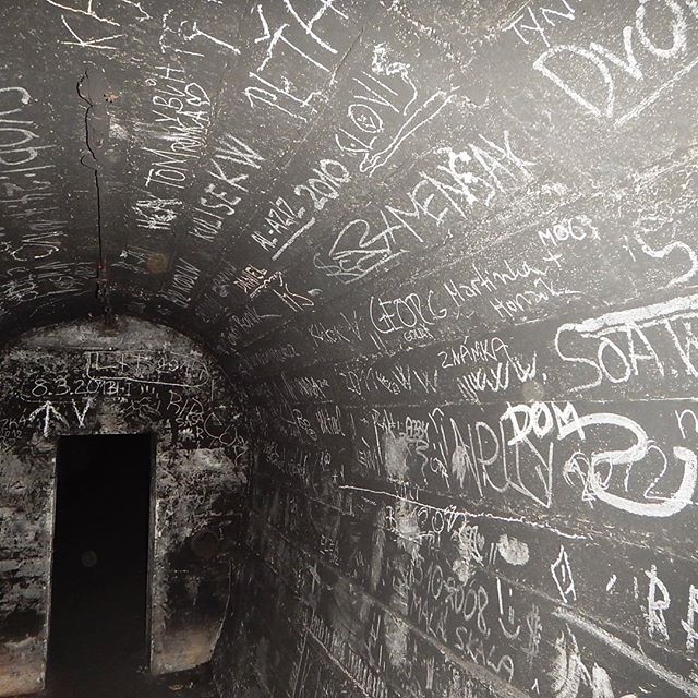 GoGeocaching's tweet photo. This #LetterboxHybrid is deep w/in an underground labyrinth. Would you dare? #Geocaching https://t.co/fZlSIqGCGb https://t.co/x9VDffOlua