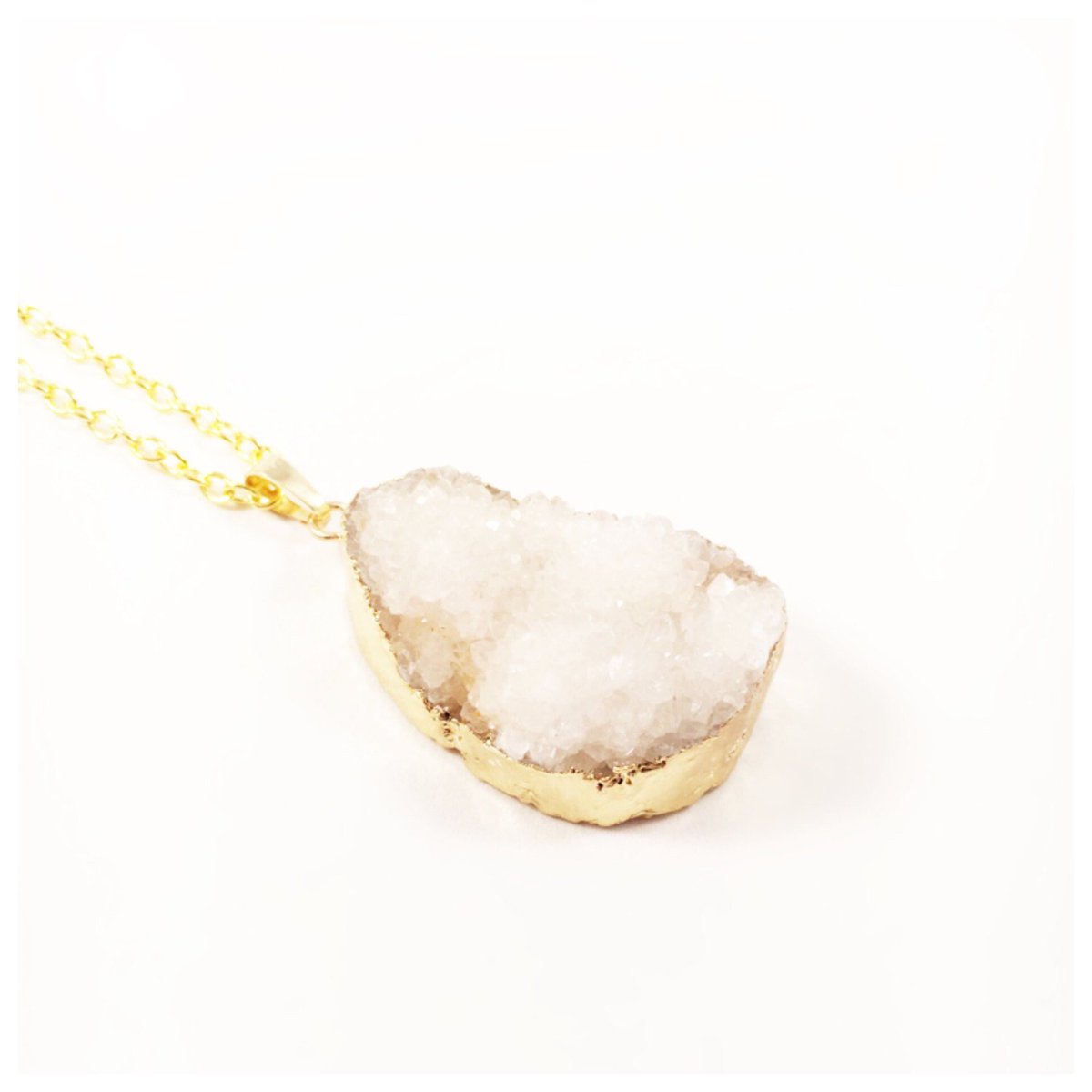 PrettyDJewels's tweet image. Chunky White Druzy Pendant Necklace etsy.me/1TpNmHI #handmade #style #WhiteDruzy