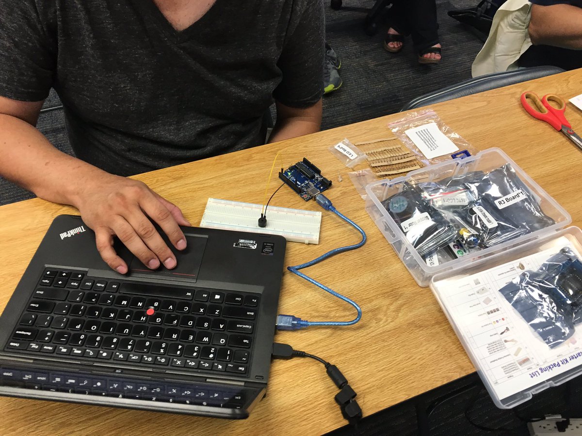 chonito928's tweet photo. @aromayorjr @ivedtech2016 @edtechsusan @AlanPhillips11 @CUERockStar @jcorippo First Arduino Educator Academy https://t.co/hAIZ7wmQjZ