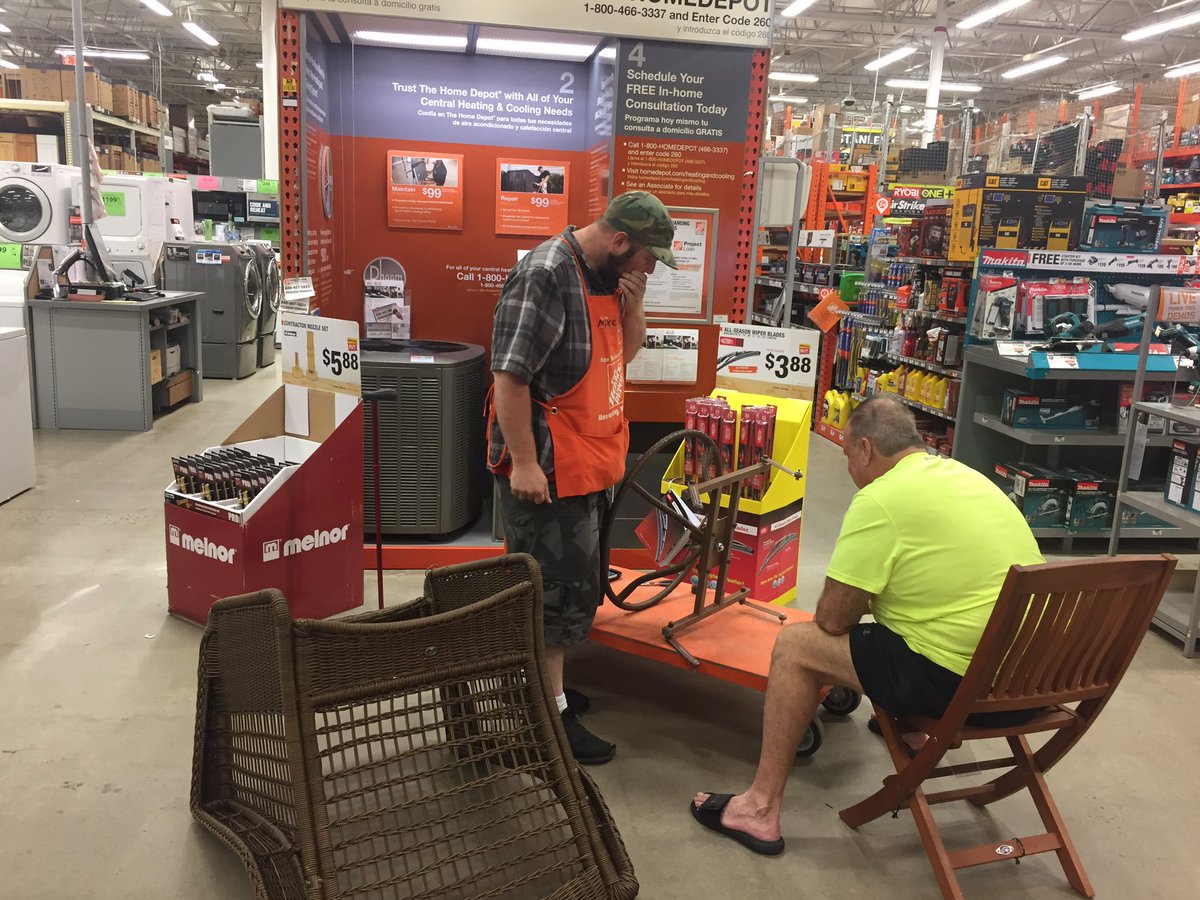 vairette's tweet photo. Mike Sullivan is assembling his customers patio chair while he waits. Now that's service 😊 https://t.co/EBuEuVun7D