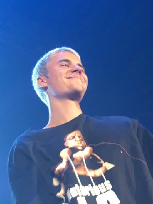 iBieberDrug's tweet photo. Me encantan los dias donde Justin, se ve tan feliz.
#MTVHottest Justin Bieber https://t.co/3Nw4VSfZNO
