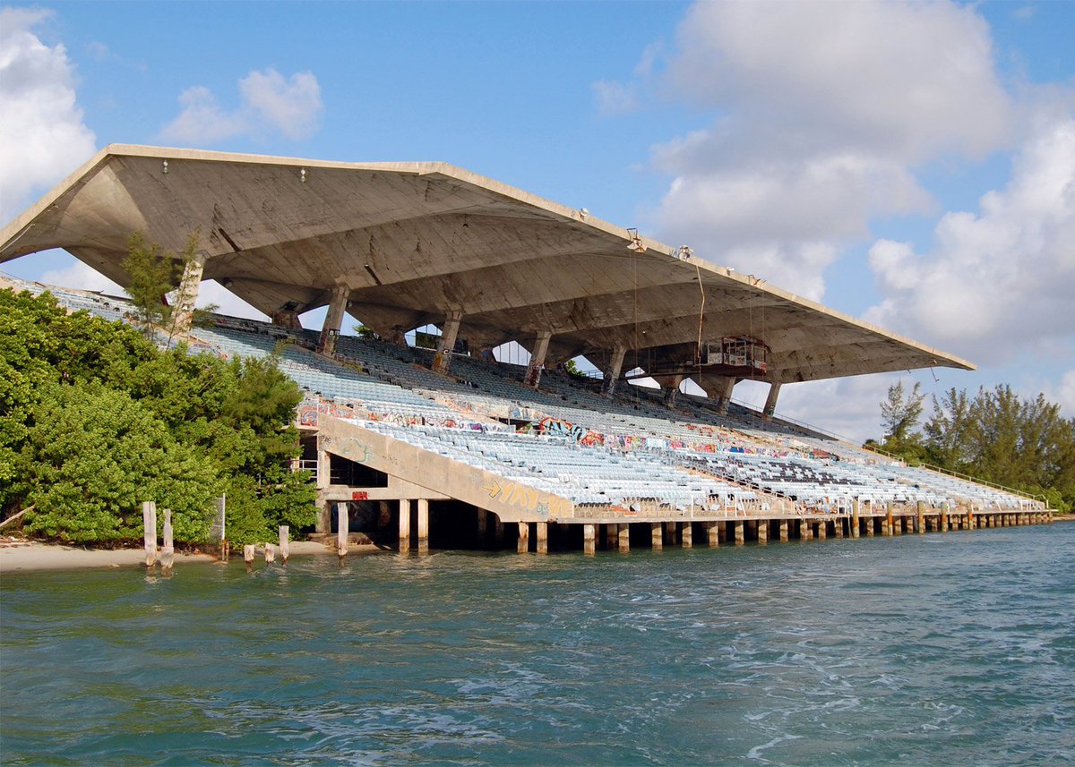 Crowdfunding campaign launched to fund restoration of abandoned Miami Marine Stadium: dezeen.com/2016/07/19/mia…