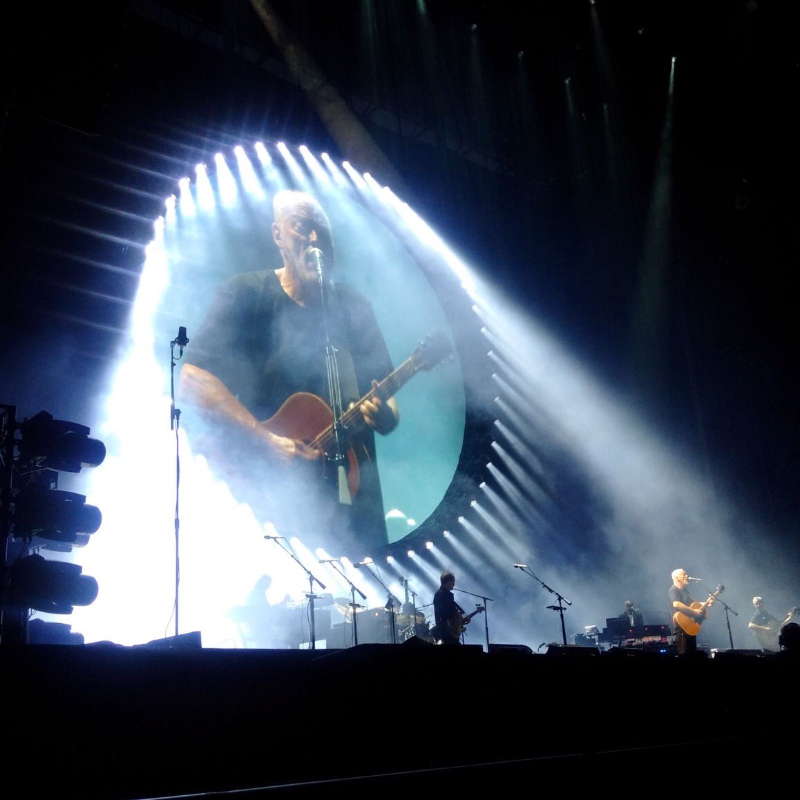 steve_sps's tweet image. I cannot put my finger on it now
The child is grown
The dream is gone
And I have become
Comfortably numb

#PinkFloyd