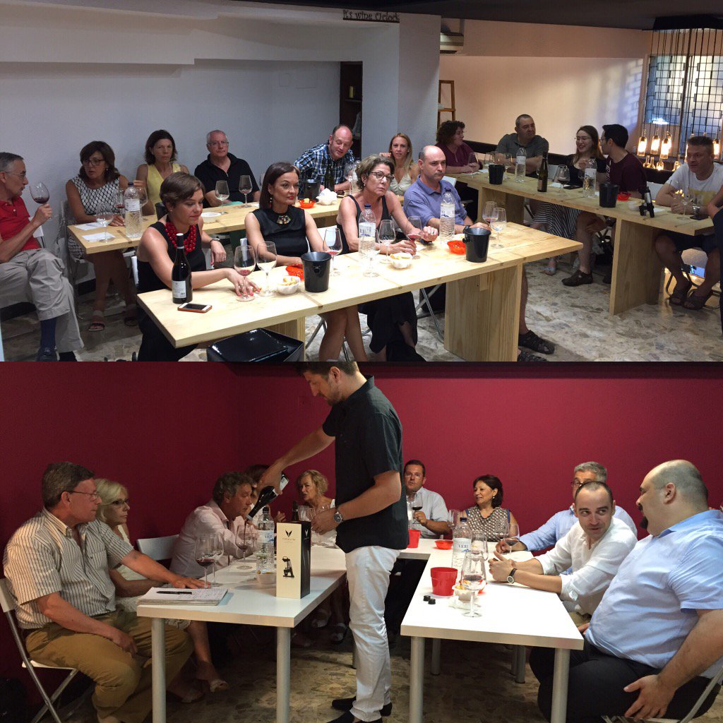 hangulowine's tweet photo. Cata vinos extranjeros y presentación de Coravin @Coravin @Coravin_ES @VinosZaragoza gracias Cooper, Gran Noche! https://t.co/LXStyqTqrK