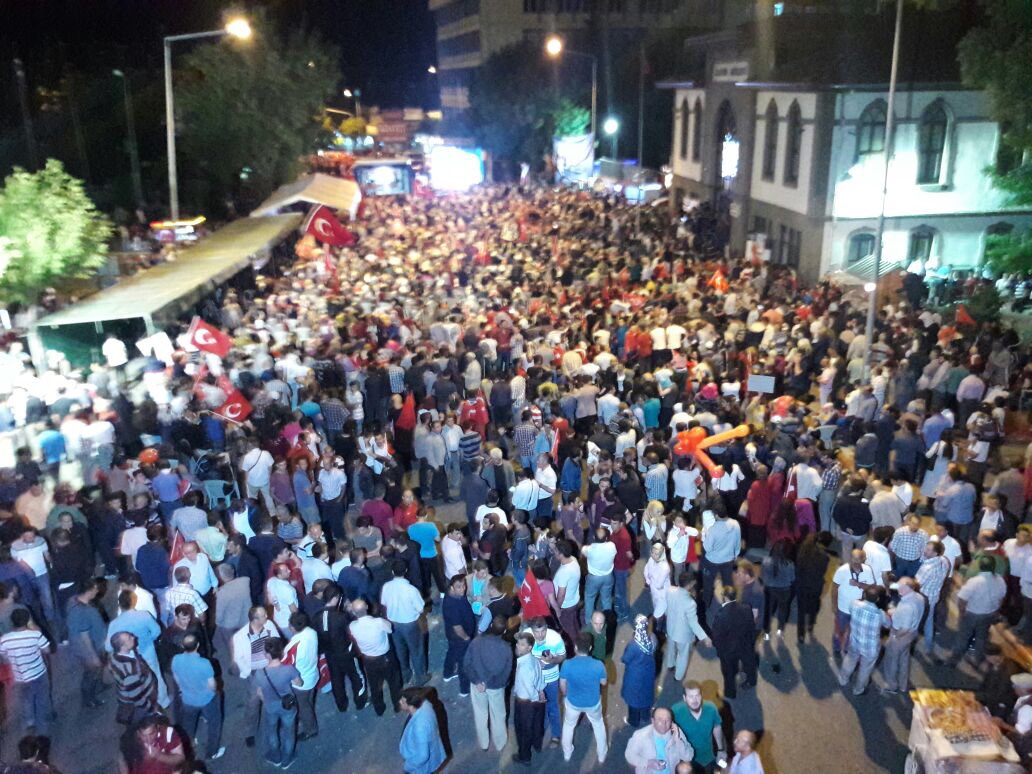 Afyon'umuz 10 binlerle vatan nöbetinde iradesini çoşku ile beyan ediyor.<a href="/VeyselEroglu/">Veysel Eroğlu</a> <a href="/avaliozkaya/">Ali ÖZKAYA 🇹🇷</a> @OzkalHatice