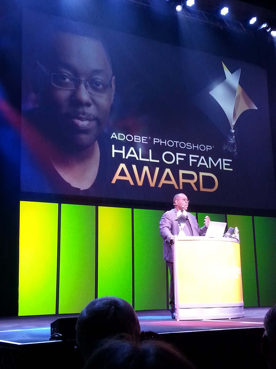 Amy_K_Williams's tweet photo. Congrats @terrylwhite , newest PS Hall of Famer! #PSW2016 @KelbyOne https://t.co/czalE6ypqg