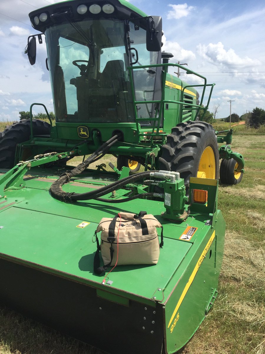 Great way to keep everything cold when your working all day! #BisonSoftPak #Bisoncoolers