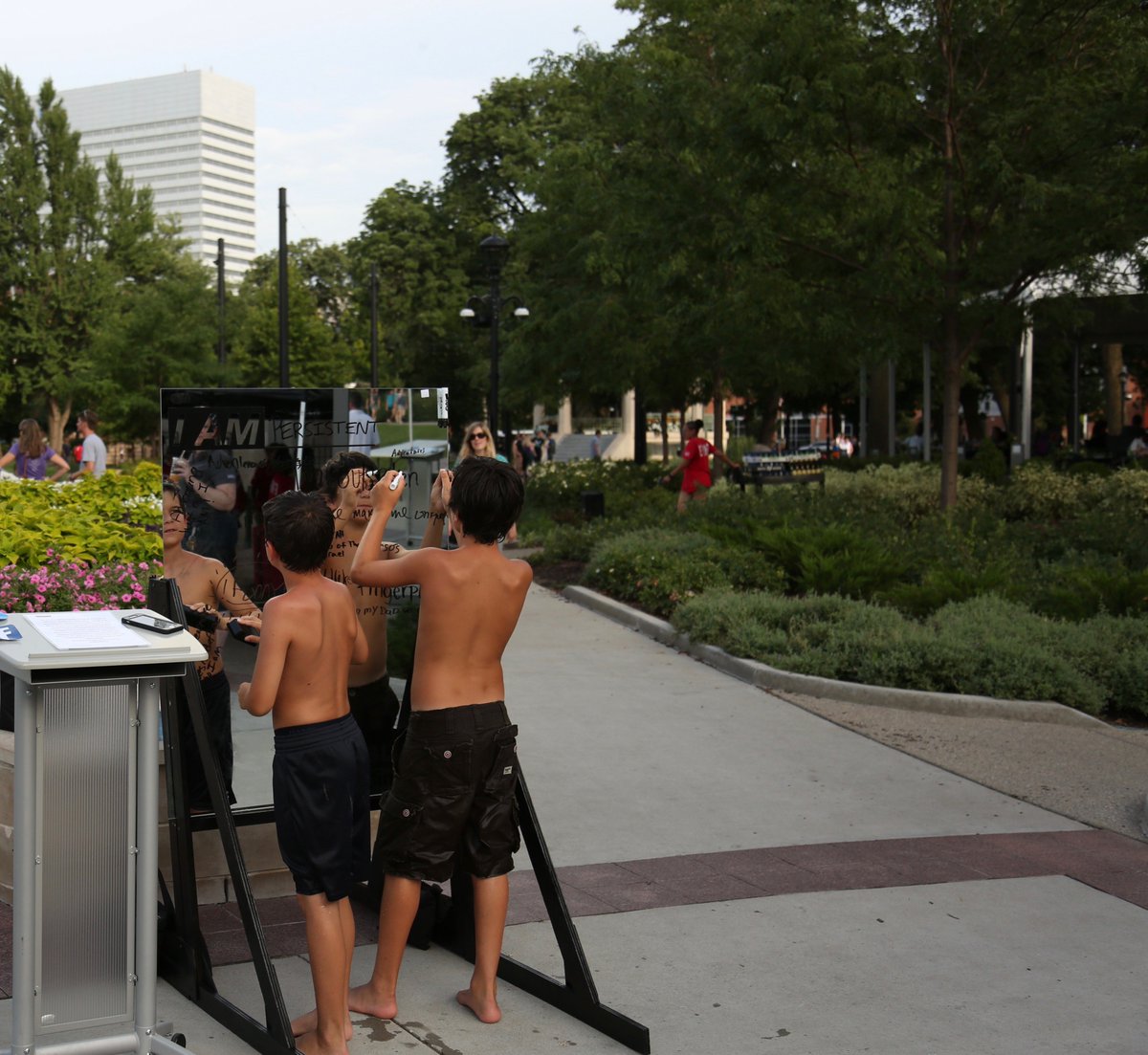 ReflectCincy's tweet image. It’s easiest to express ourselves with our brothers and sisters by our side. #ReflectCincy