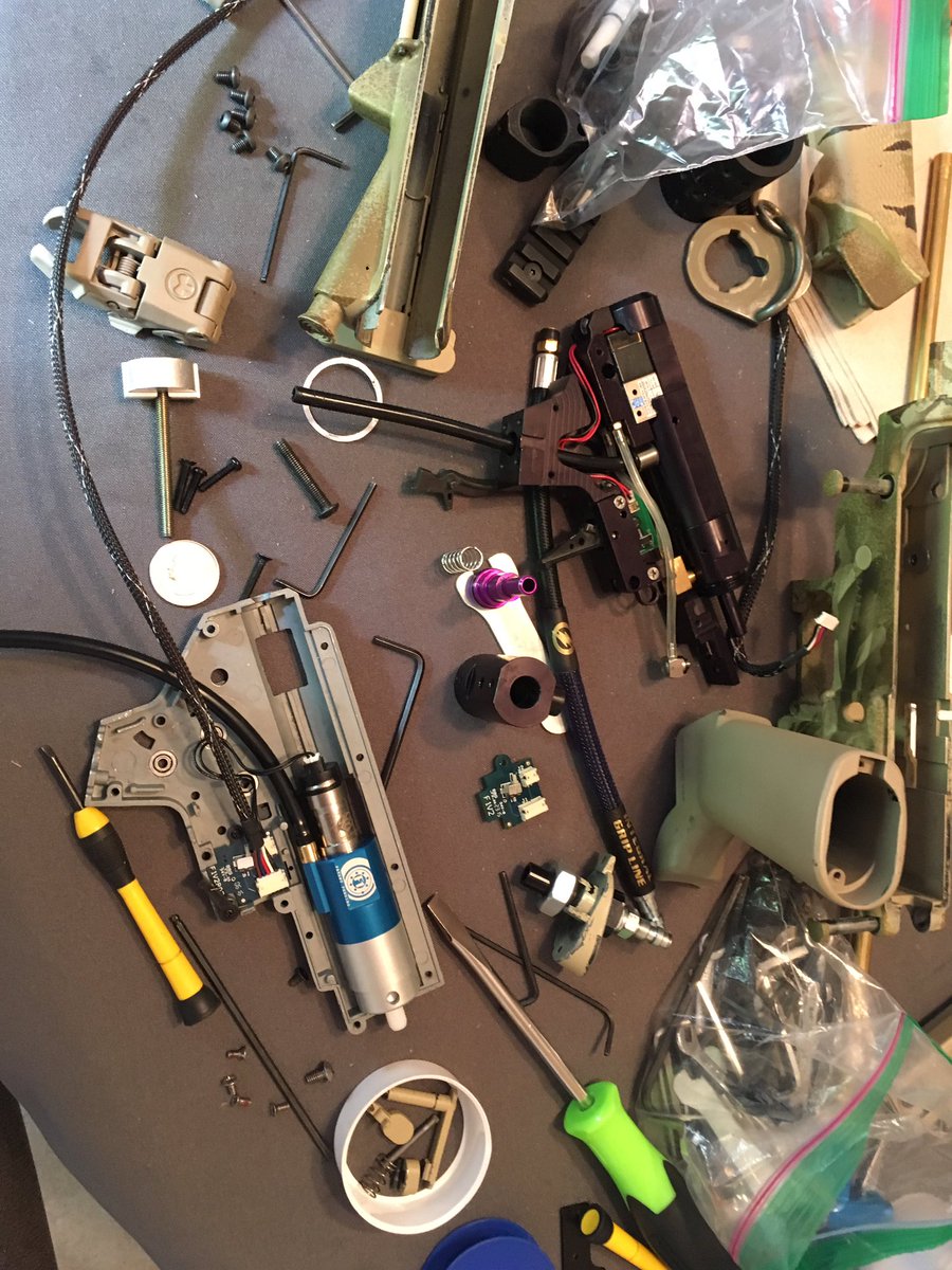 dudamenchy's tweet photo. @AirsoftObsessed transplant and overhaul in Colorado #polarstarairsoft #AisoftObsessed #Foxairsoft https://t.co/l5hUmNI2z9