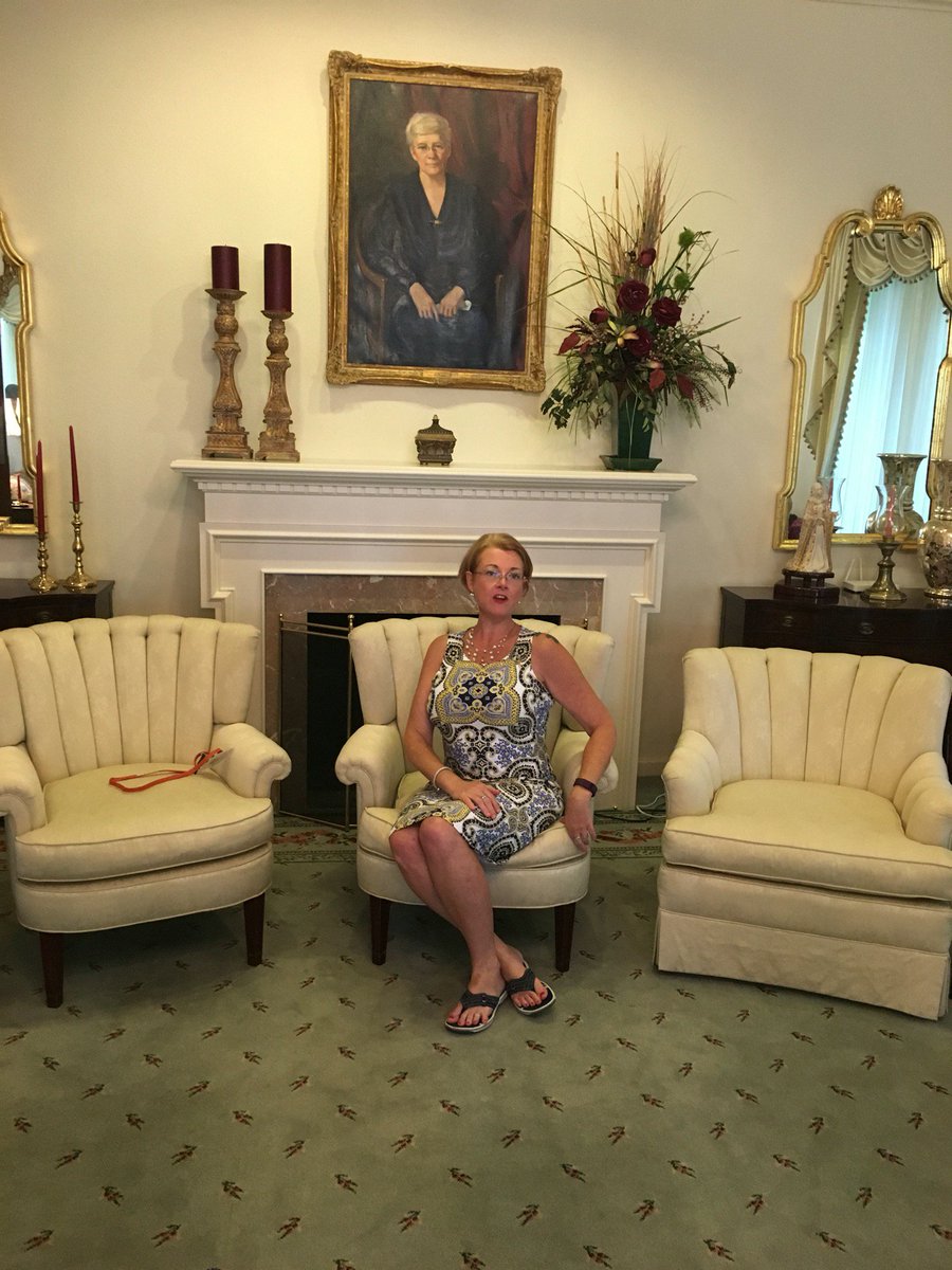 leann_pollard's tweet photo. Class of 2016 LMS visits headquarters! (@ The Delta Kappa Gamma Society International) https://t.co/ToLRDyL3WS https://t.co/ewFesPfA1D