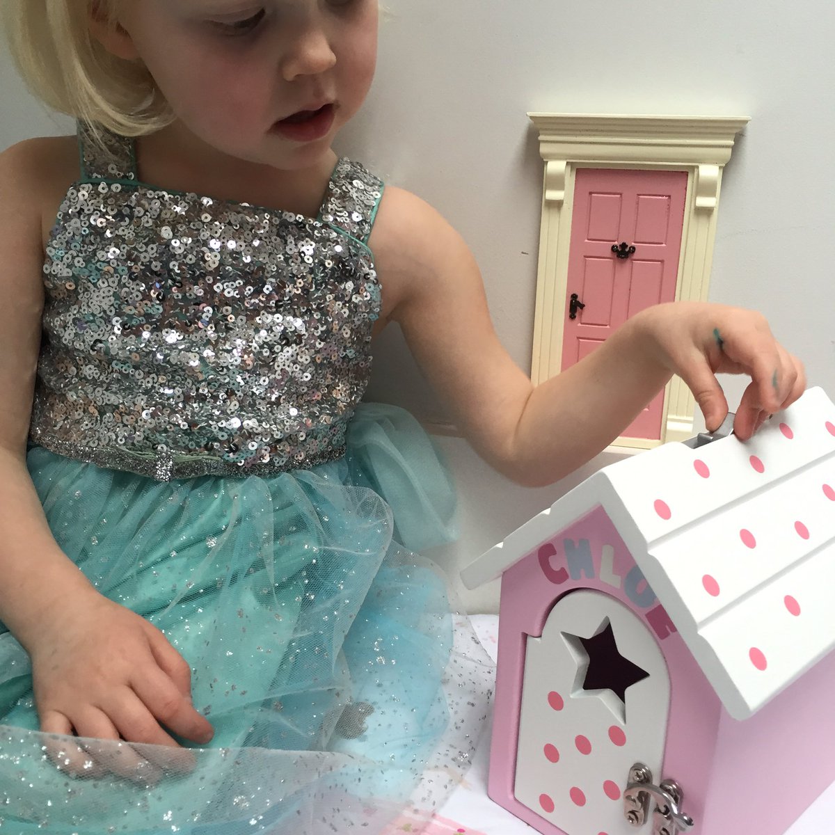 TheRewardBox's tweet photo. Make your children's #summer with a #therewardbox to encourage good behaviour #mbloggers #pbloggers https://t.co/A9Ycz6XASR