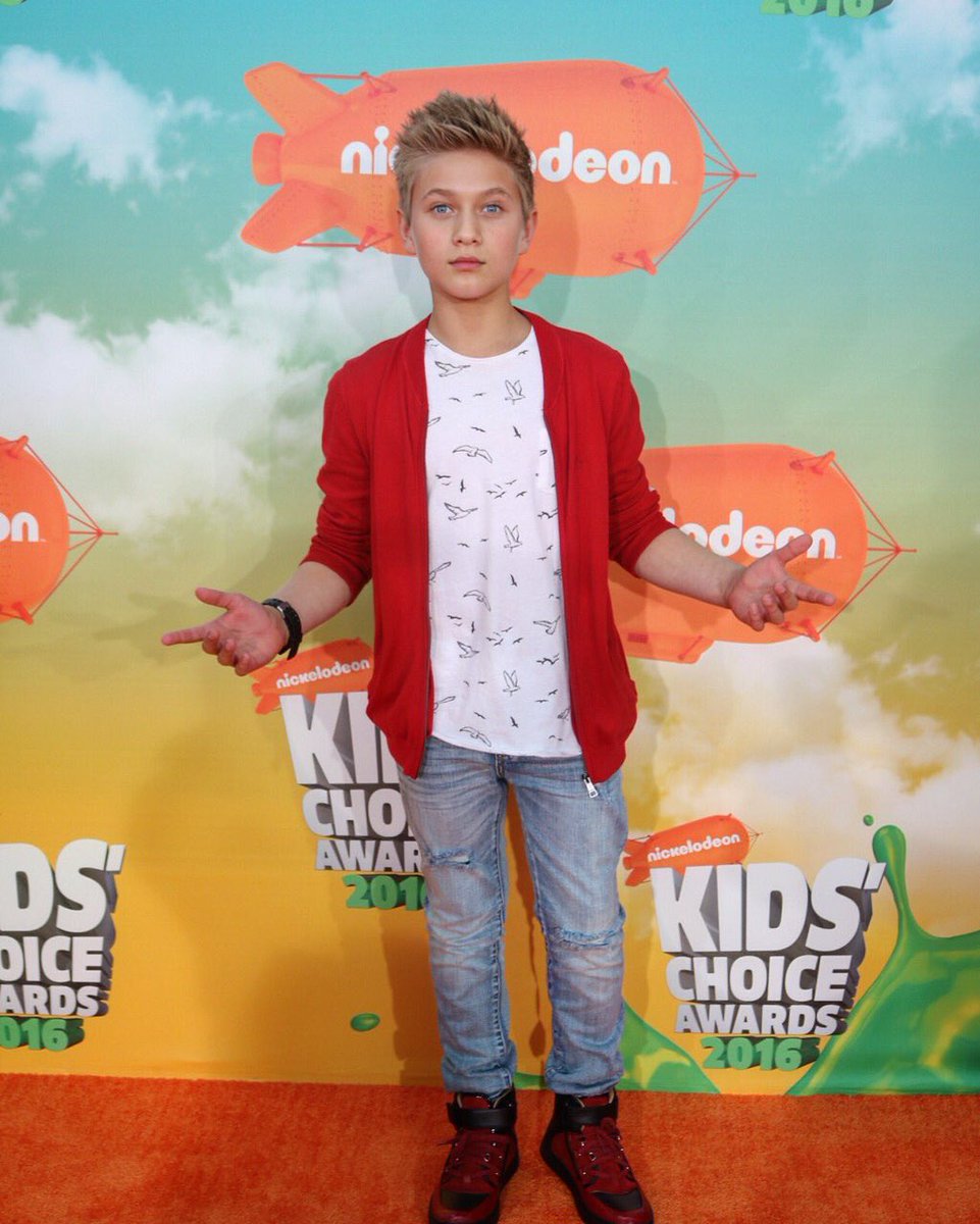 EricForeman__'s tweet photo. Thanks so much for the great night @nickelodeontv ππ» I had so much funπ #KCAs2016 https://t.co/lIpdEVhYeo