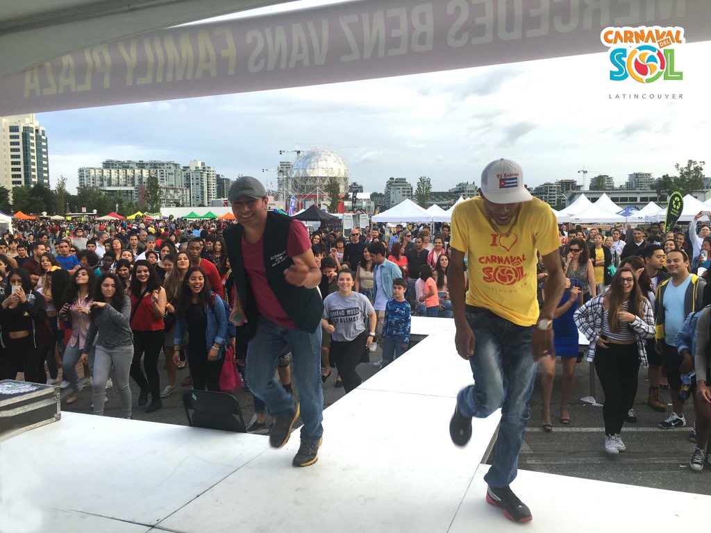 CarnavaldelSol's tweet photo. #TBT BC Dance and @djsanchezcuban heating up the dancefloor #MercedesBenzVansFamilyPlaza 🌞👭👫👫👭 #CSOL16 https://t.co/l75CW9oxjR