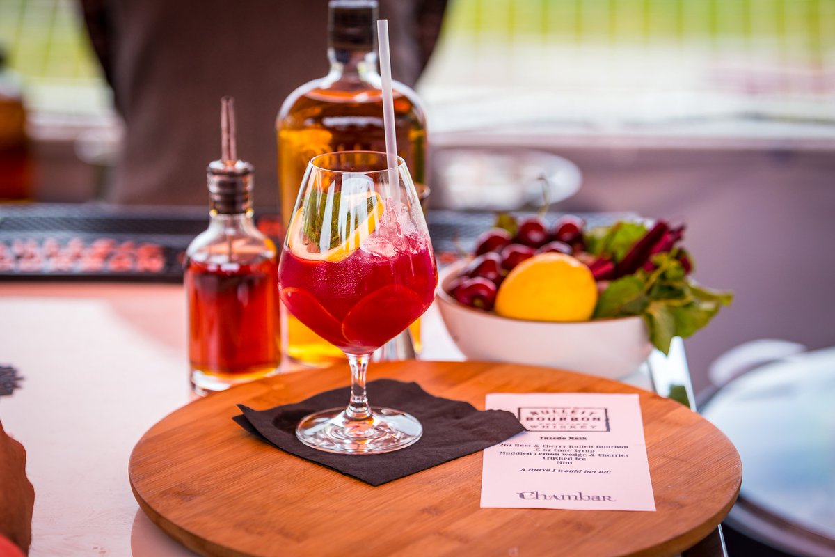 DroskiTurner's tweet photo. Already reminiscing about Saturday and this amazing Bourbon Cocktail. #craftcocktails #deightoncup https://t.co/JzJCRQB01f