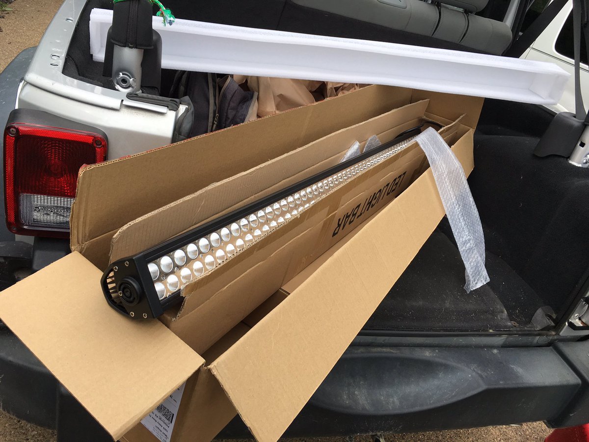 412Jeeper's tweet photo. Santa came early this year😍 #Jeep #OIIIIIIIIO https://t.co/K7wrYX9FpN