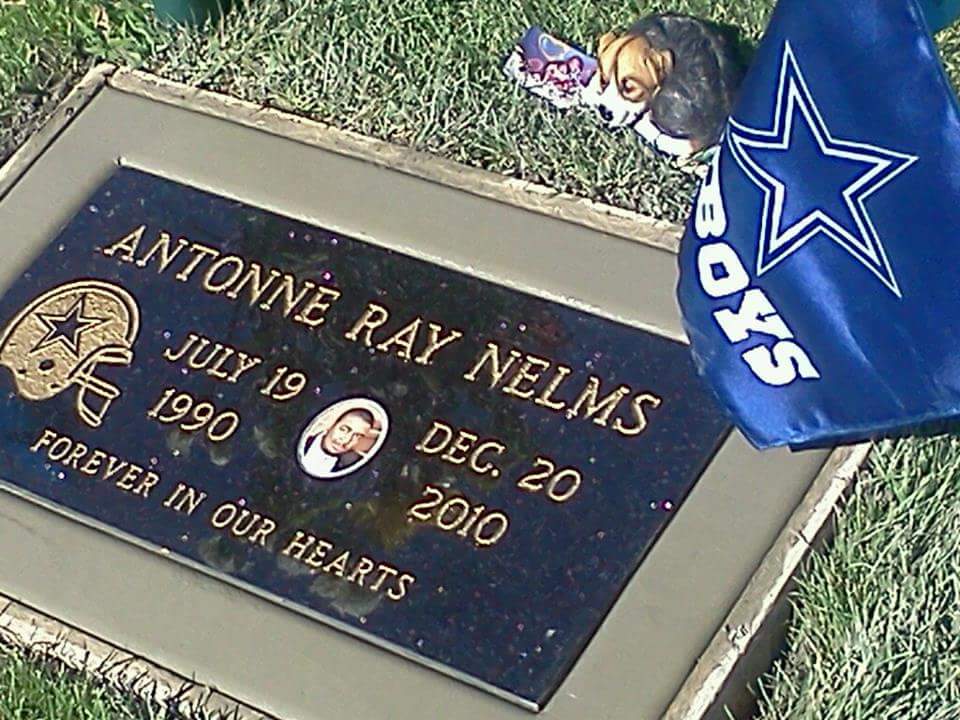 1KINGBOE's tweet photo. Its TIZ DAY say a prayer for my #youngflynigga woul of been 25 today been gone for 5 years wasnt even 21 yet https://t.co/M72HGW7BPn