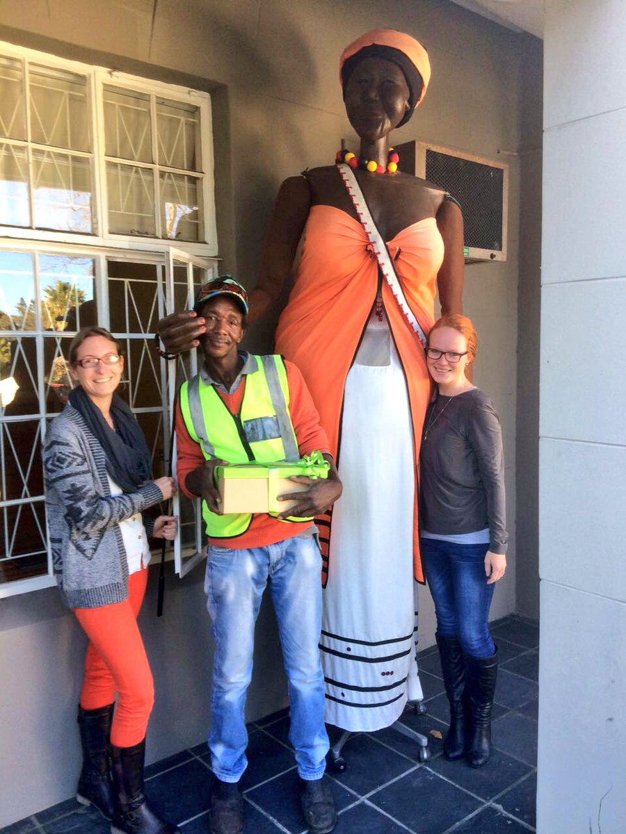 FridayInspired's tweet image. Mama Nosikene, Madiba's mother #ForeverFriday, with Harrison, our Parkdrive friend, Roxanne &amp;amp; Tamaryn.#MadibaDay!