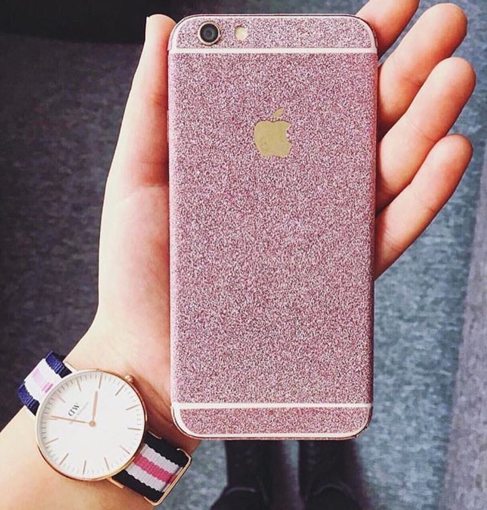 Mauve_Moon's tweet photo. @justinbieber CHECK OUR STORE GUYS 👽💕💕💕📱📱 https://t.co/bitZNih0QH