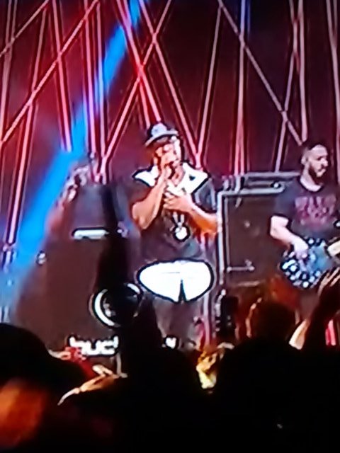 EdnaSardinha's tweet photo. @BuchechaOficial VC tava show no @MusicaBoaAoVivo . nosso sonho não vai termina... https://t.co/syyaix8TIp