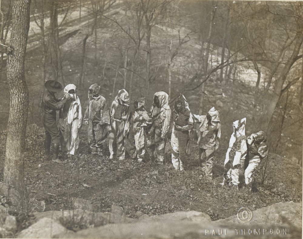 USNatArchives's tweet image. These female art students trained to serve in the #camouflage department of @USNavy bit.ly/2a8EsjF #WWI