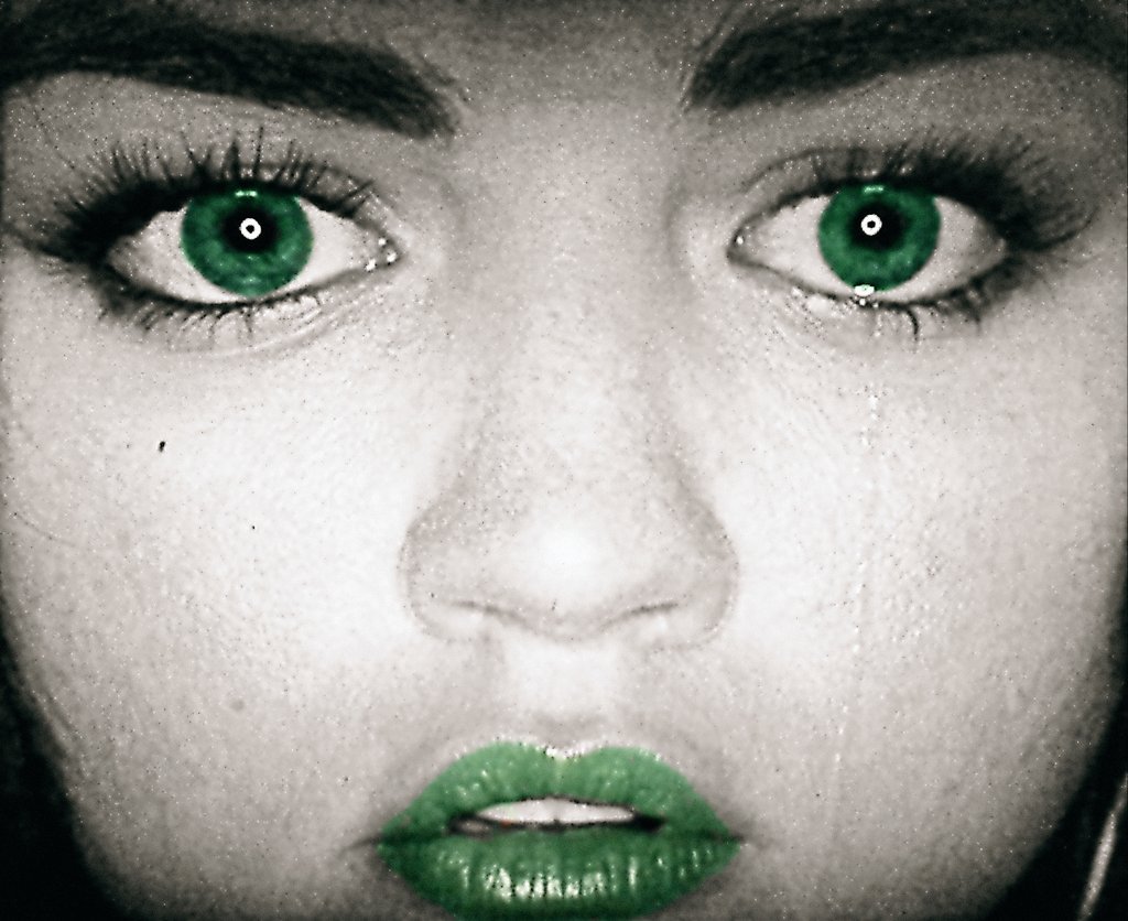 MissKDTrey's tweet photo. @imarleneking @PLLTVSeries @lucyhale @IANMHARDING Happy #PLLProposal day♡. #Ezria #PLLDay #prettylittletears #myart https://t.co/eo9cgQ5tUb