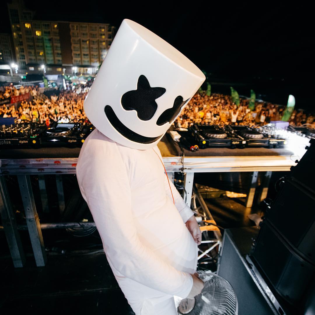 TrapArmsMusic's tweet photo. .@marshmellomusic remixes @strefie's "Bonbon" https://t.co/VhY5YLSMKo https://t.co/lFs4S35qKl