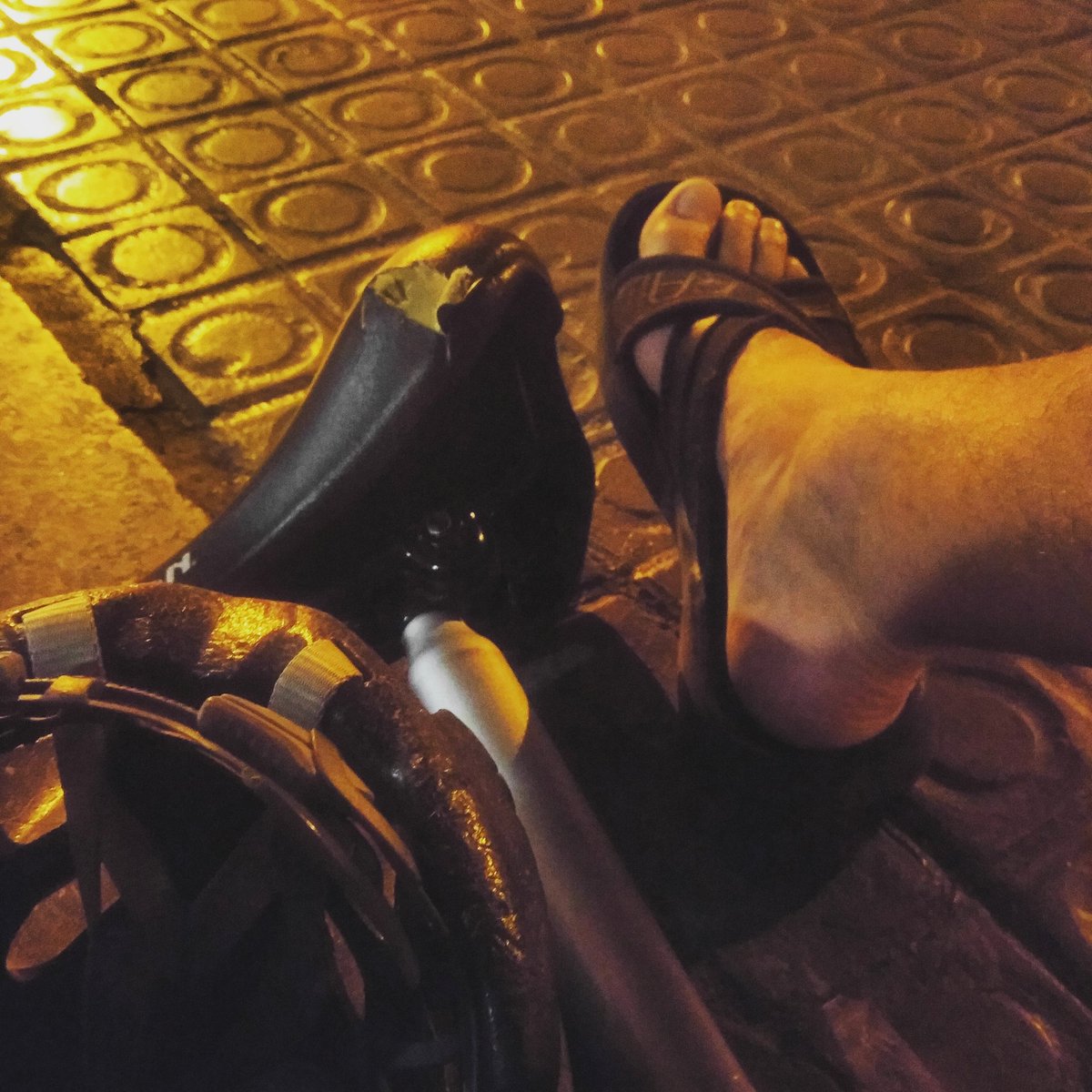 3.50am, comisaria de Muntaner, renovant DNI, espanya mola #dni #renovaciondni