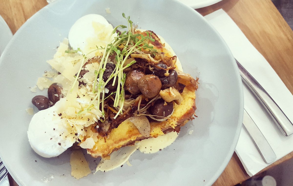 simtiaz's tweet image. I LOVE MUSHROOMS
and this dish definitely did them justics! 🍄
#fourthchapter #mushrooms #brunch #foodie #foodblog