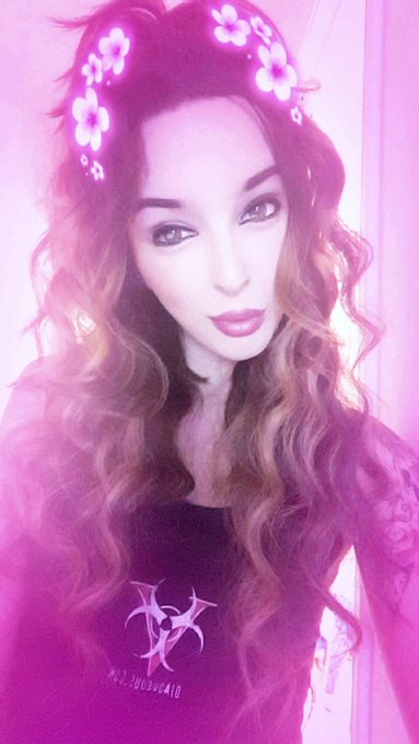 Xoxo ; ) https://t.co/Lp6CPYcB3R<a href="/tag/natalieheartxxx"class="tags"><span>#natalieheartxxx</span></a><a href="/tag/framedropphotos"class="tags"><span>#framedropphotos</span></a>