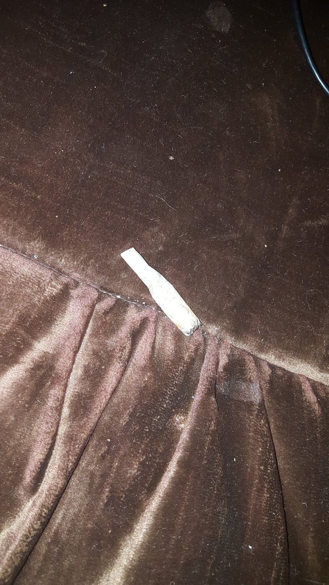 tinychef96's tweet image. The mysterious items that waitresses bring to the line XD