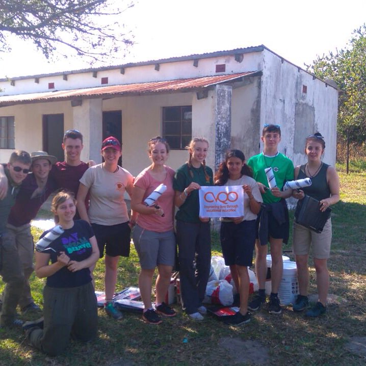 outpostsexped's tweet photo. Before and after at the community room project in Kosi Bay #DoW2016 #outpostsexpeditions @CVQO https://t.co/MTCnGTZF2I