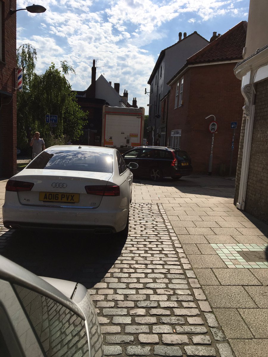 hitthestick's tweet photo. Pottergate stuck in queue again ! https://t.co/VQmRjp8j7y