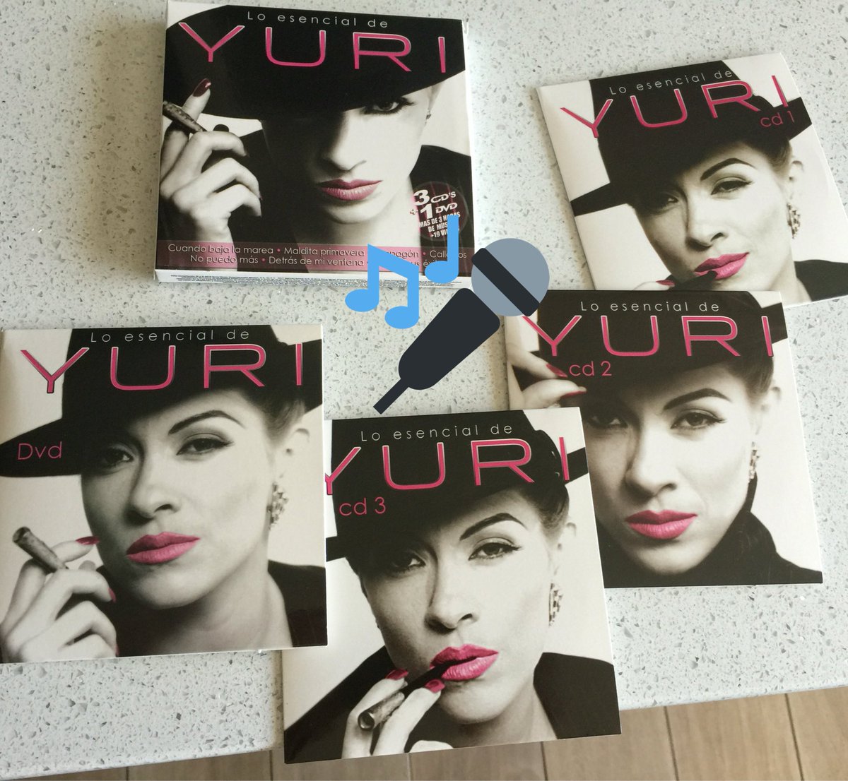 Caarloz83's tweet photo. @OficialYuri @OficialYuri @OficialYuri #CANTANTE #MUSICA #MEXICANA #YURILAJAROCHA #3cds plus #dvd
#tourinvencible2 🌹 https://t.co/XKLecc71Sf