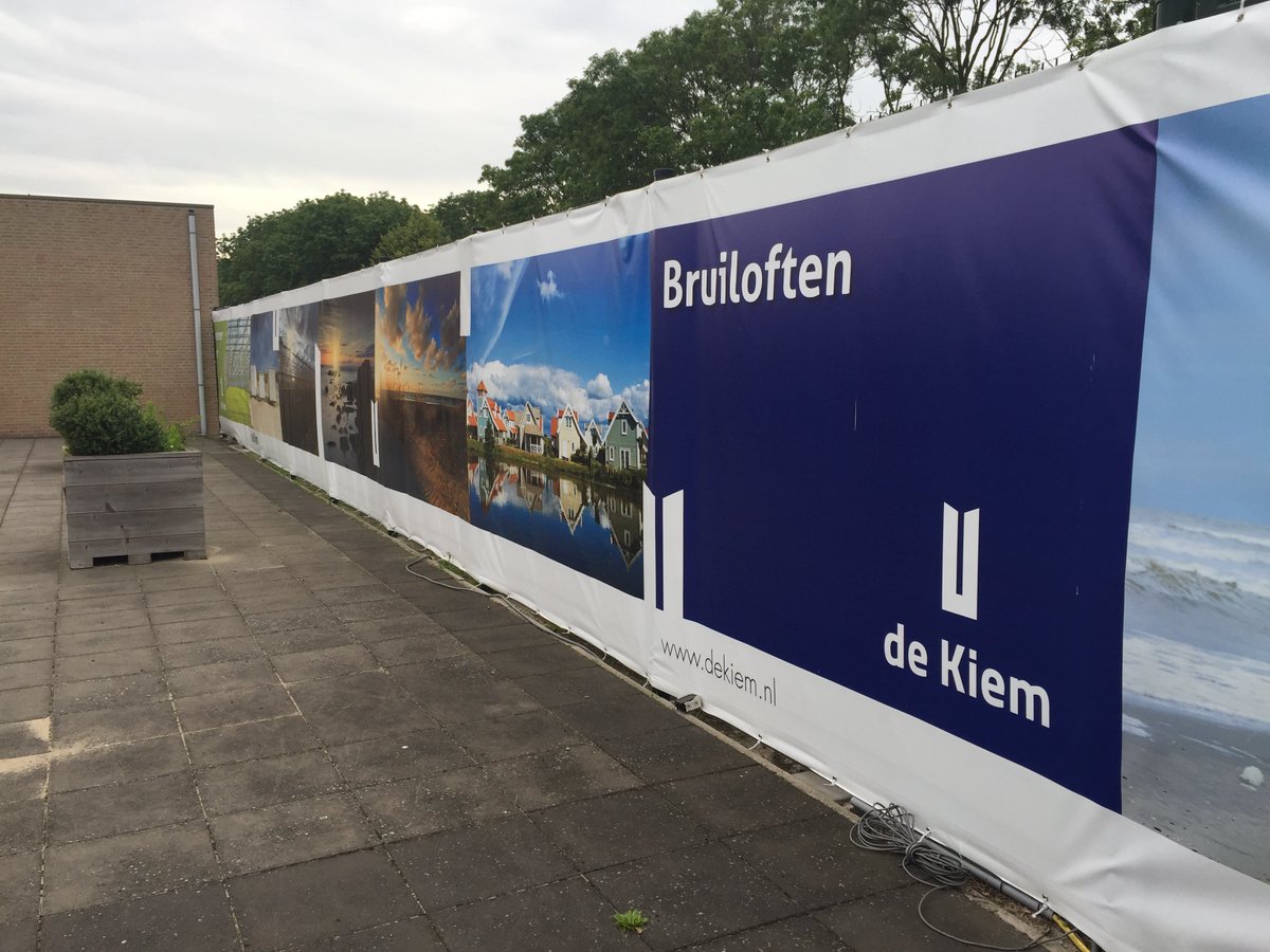 Heeft u onze reclamedoeken bij De Kiem al gezien? Ze zijn maar liefst 24 en 46 meter lang!