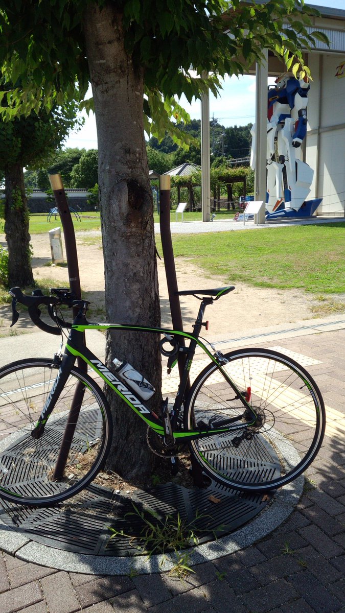 ursidae's tweet photo. 約二ヶ月ぶりのロードバイクのリハビリに院庄の田舎の坂道とか、久米の道の駅に行ってきました(っ´ω`c) https://t.co/2RLoabMowS