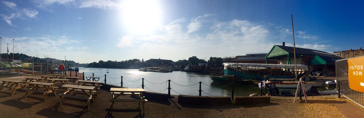underfallpickle's tweet photo. ☀️ Can't beat being down by the water early in the morning with the sun shining #underfall #bristol @theunderfall https://t.co/gwXf6TZiGO