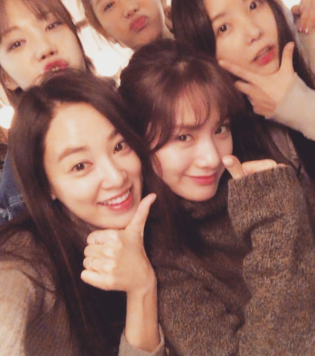 imjwyna's tweet photo. 👭👭💋 https://t.co/j5vCDRr6QM