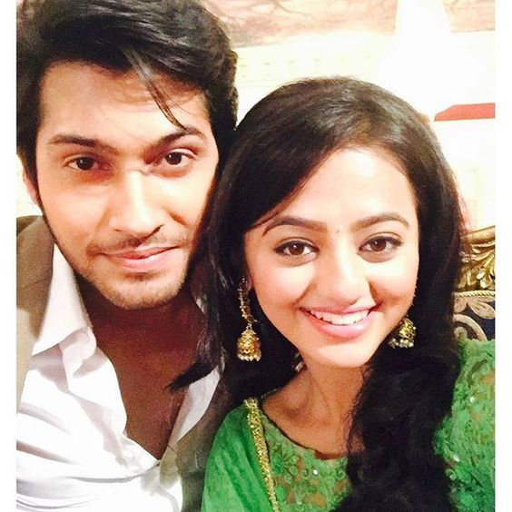 TellyTalkIndia's tweet photo. How many RTs 🔁 for this duo ?

#HellyShah &amp; #NamishTaneja https://t.co/zXeLk2oS0D