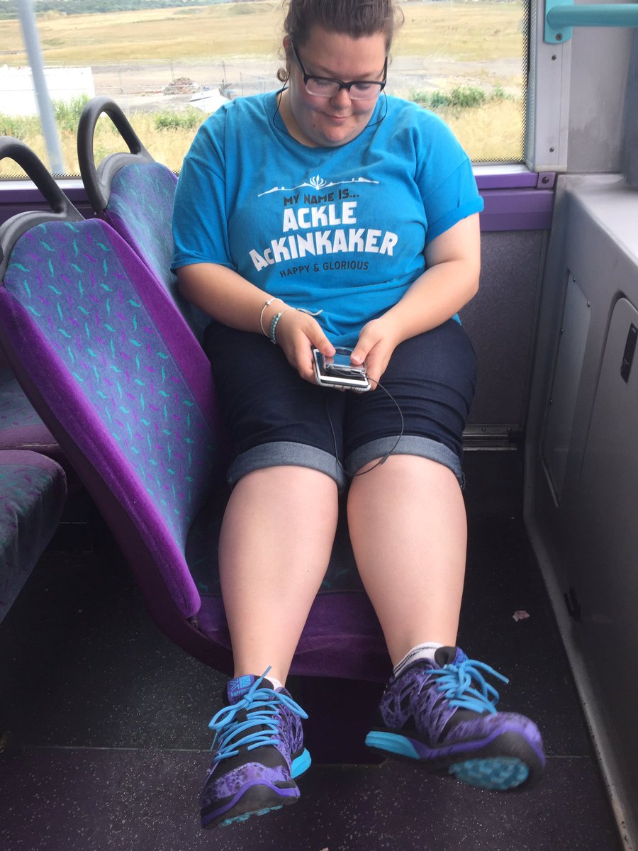 Imogell's tweet image. Off we go into Sheffield for a bit! You match the bus @lillypoddy !! #chic #onfleek #buscode 💜💙