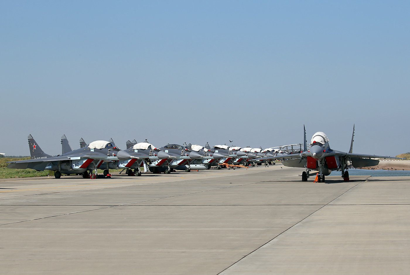 Cnz4r8ZXgAA374b.jpg:large