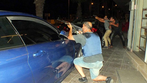 Hurriyet's tweet photo. Kılıçdaroğlu’nun akrabası Erdoğan’ı korurken şehit oldu https://t.co/zA1q8i46Zs https://t.co/f8dGE8dOGG